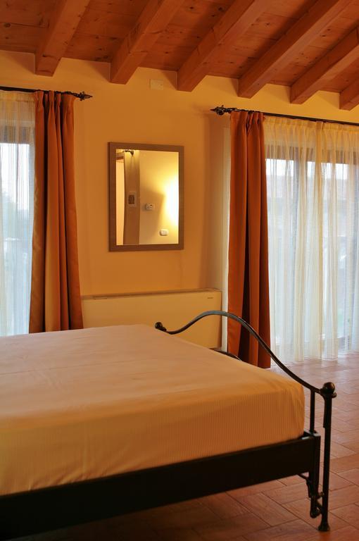 Agriturismo Cavrigo Lodi Rum bild